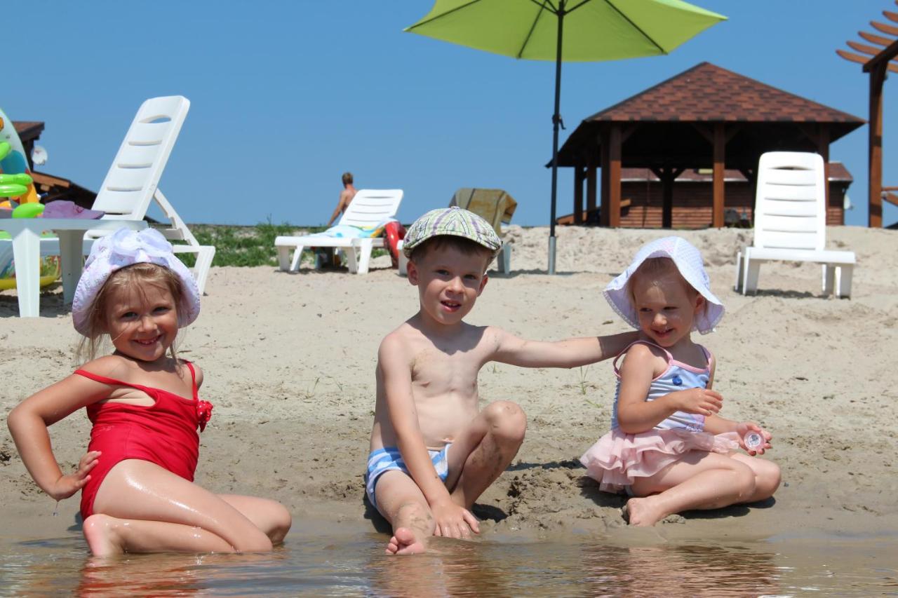 Eden Resort Yasnogorodka  Buitenkant foto