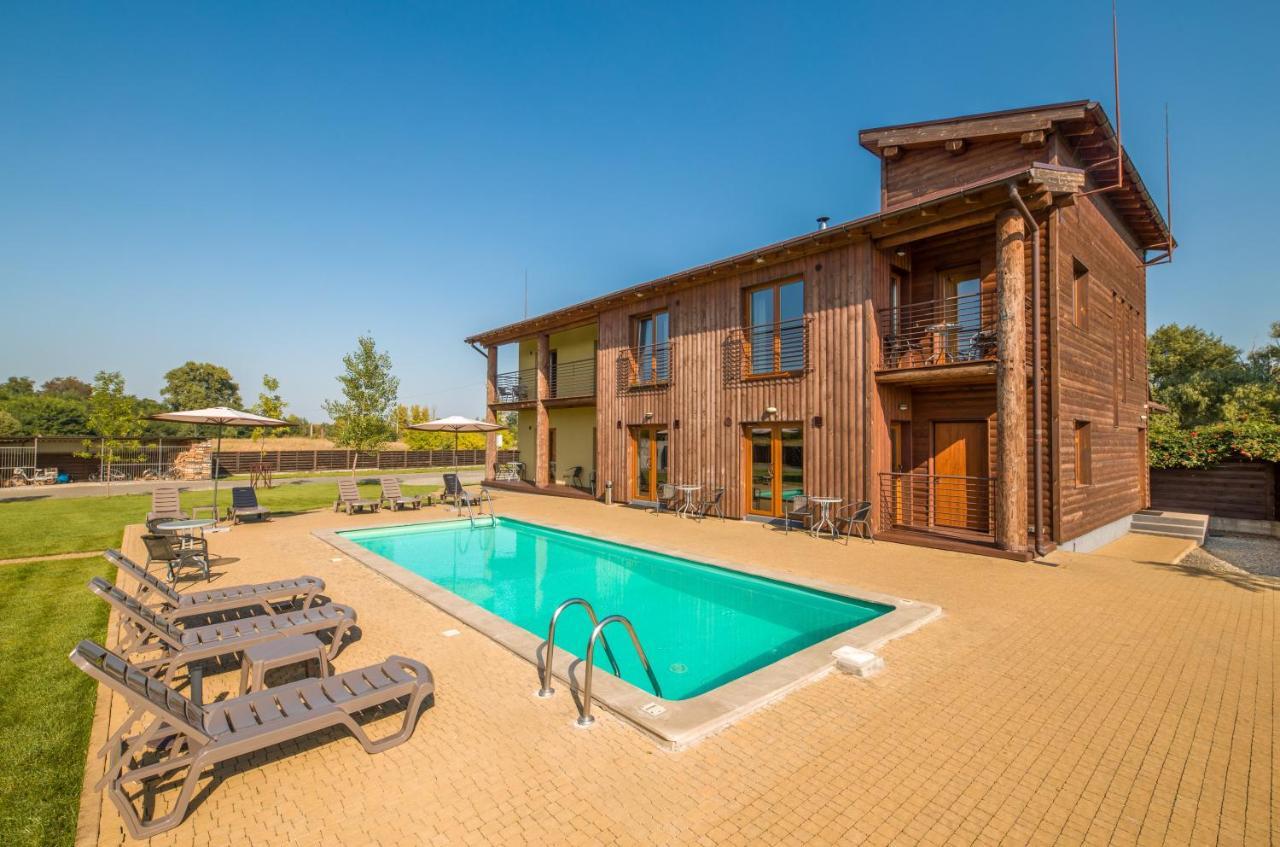 Eden Resort Yasnogorodka  Buitenkant foto