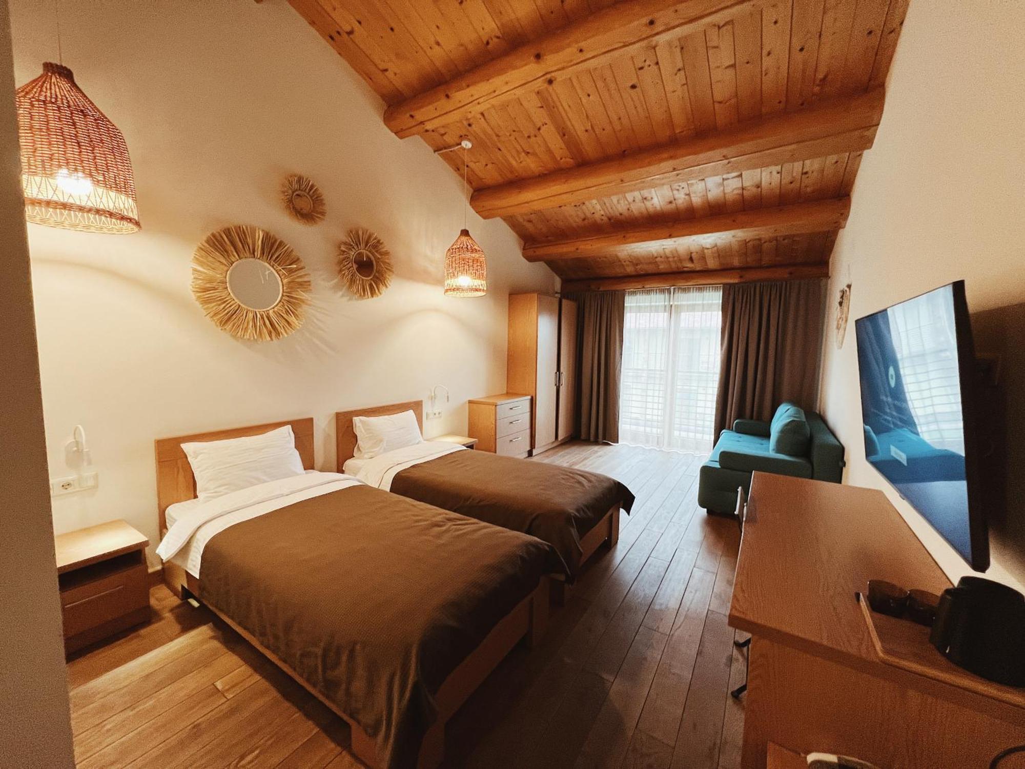 Eden Resort Yasnogorodka  Buitenkant foto